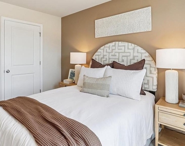 122 Essex Drive - Photo Thumbnail 27