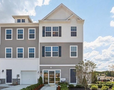 122 Essex Drive - Photo Thumbnail 1