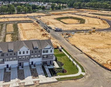 122 Essex Drive - Photo Thumbnail 35