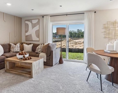 122 Essex Drive - Photo Thumbnail 4