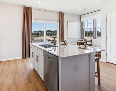 122 Essex Drive - Photo Thumbnail 15