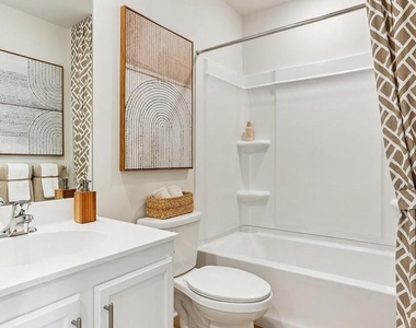 122 Essex Drive - Photo Thumbnail 31