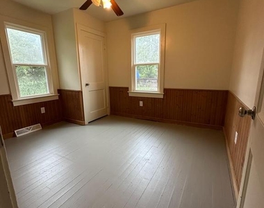 104 S Pearl St S S - Photo Thumbnail 5