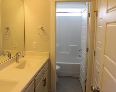 1521 Rhodeschool Drive - Photo Thumbnail 11