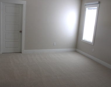 1521 Rhodeschool Drive - Photo Thumbnail 7