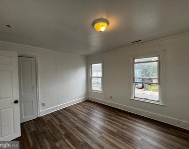 323 E Vine Street - Photo Thumbnail 21