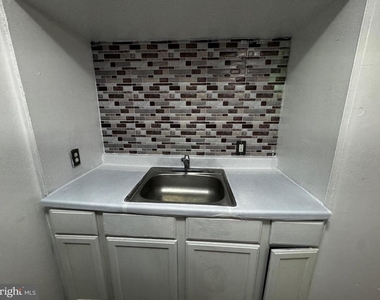 323 E Vine Street - Photo Thumbnail 4