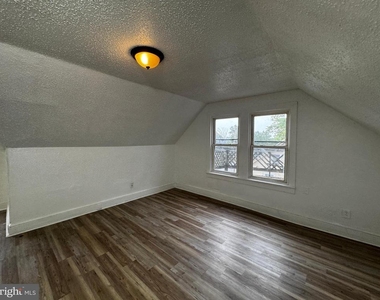 323 E Vine Street - Photo Thumbnail 22