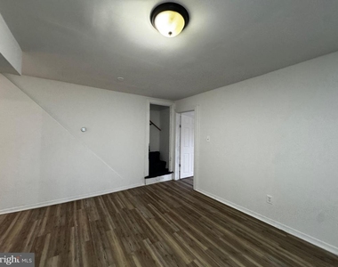 323 E Vine Street - Photo Thumbnail 17