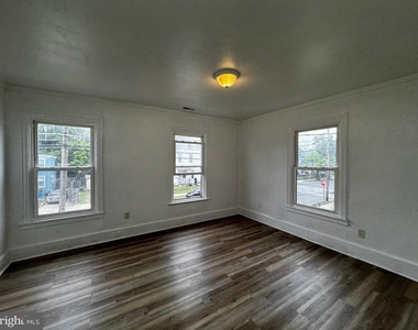 323 E Vine Street - Photo Thumbnail 18