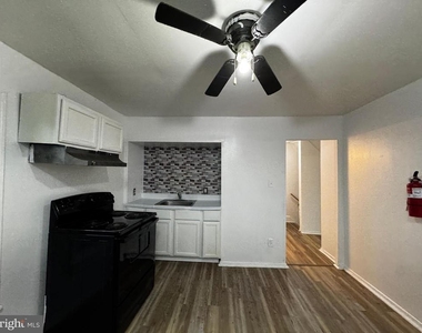 323 E Vine Street - Photo Thumbnail 3