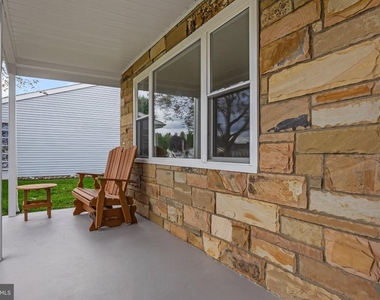 109 Huntington Drive - Photo Thumbnail 3