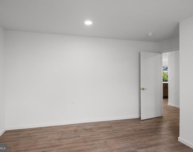 109 Huntington Drive - Photo Thumbnail 21