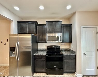 1415 Montonia Street - Photo Thumbnail 8