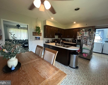 551 French Street - Photo Thumbnail 6