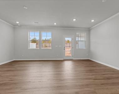 1105 Aberleigh Lane - Photo Thumbnail 12