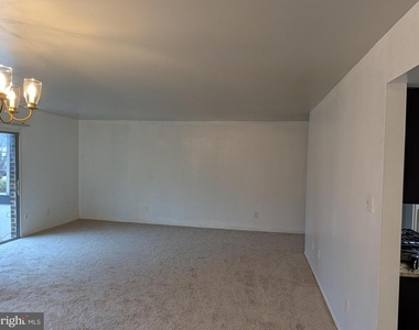 10214 Prince Place - Photo Thumbnail 4