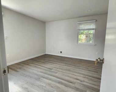 2703 Bey Court - Photo Thumbnail 11