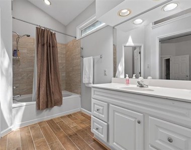 105 Ellsworth Place - Photo Thumbnail 12