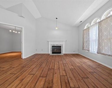 105 Ellsworth Place - Photo Thumbnail 3