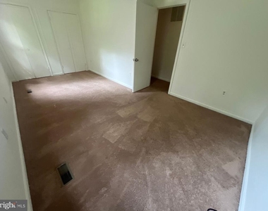 12809 Cheval Court - Photo Thumbnail 9