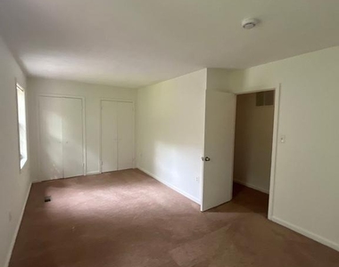 12809 Cheval Court - Photo Thumbnail 6