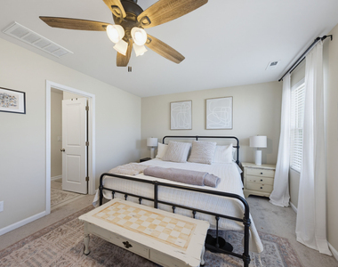 5933 Illuminate Avenue - Photo Thumbnail 8