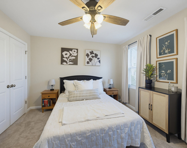 5933 Illuminate Avenue - Photo Thumbnail 15