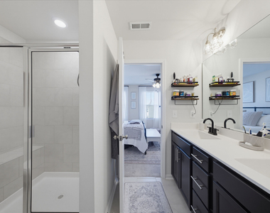 5933 Illuminate Avenue - Photo Thumbnail 9