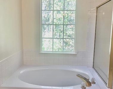 2611 Little Vista Terrace - Photo Thumbnail 11