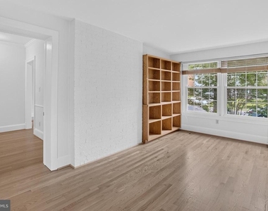 4705 Hunt Avenue - Photo Thumbnail 9