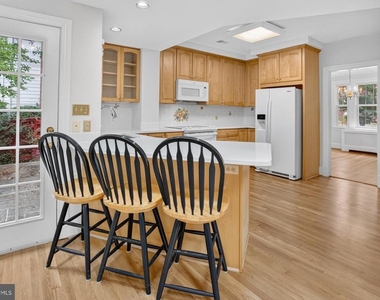 4705 Hunt Avenue - Photo Thumbnail 4