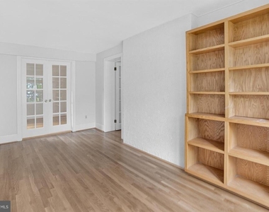 4705 Hunt Avenue - Photo Thumbnail 8