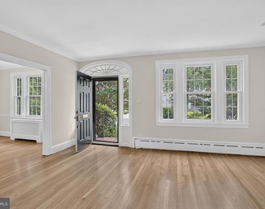 4705 Hunt Avenue - Photo Thumbnail 10
