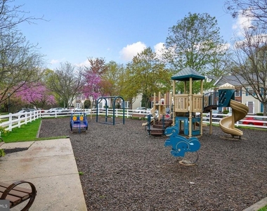 19421 Rayfield Dr - Photo Thumbnail 40
