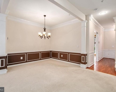 19421 Rayfield Dr - Photo Thumbnail 2
