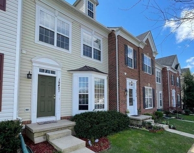 19421 Rayfield Dr - Photo Thumbnail 35