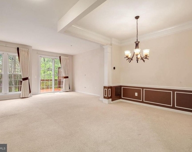 19421 Rayfield Dr - Photo Thumbnail 4