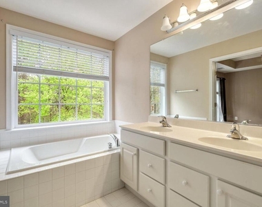 19421 Rayfield Dr - Photo Thumbnail 18