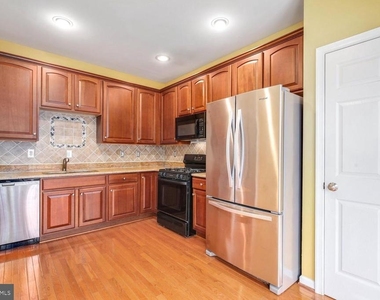 19421 Rayfield Dr - Photo Thumbnail 10