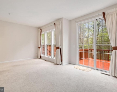 19421 Rayfield Dr - Photo Thumbnail 1