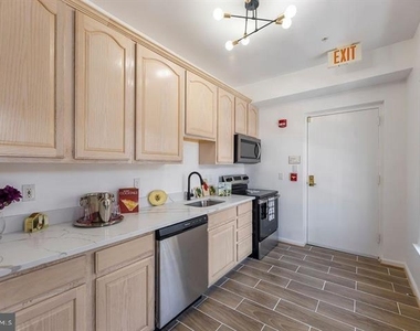 232 Main Street - Photo Thumbnail 2