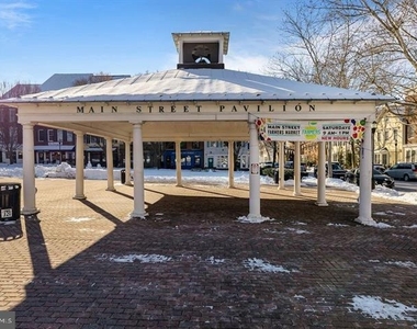 232 Main Street - Photo Thumbnail 24