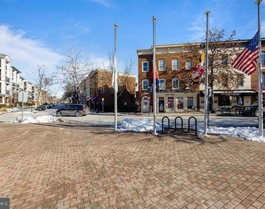 232 Main Street - Photo Thumbnail 19