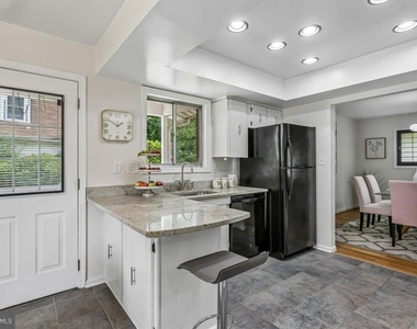 903 Annmore Drive - Photo Thumbnail 11