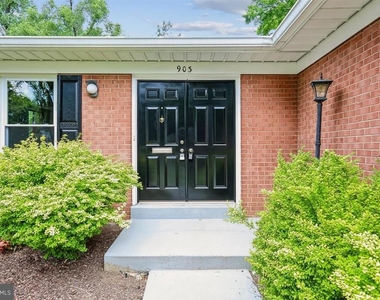 903 Annmore Drive - Photo Thumbnail 2