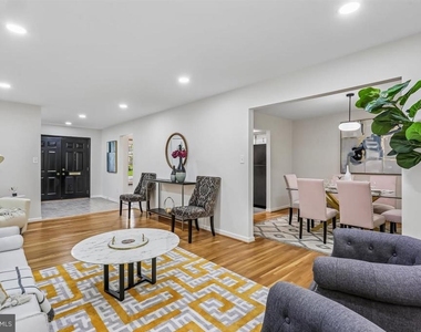 903 Annmore Drive - Photo Thumbnail 4