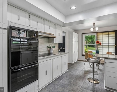 903 Annmore Drive - Photo Thumbnail 12