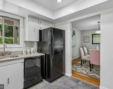 903 Annmore Drive - Photo Thumbnail 13