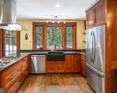 2800 Greenvale Street - Photo Thumbnail 18